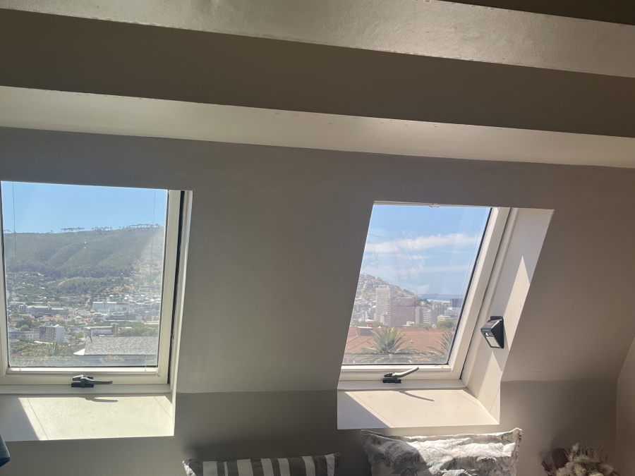 2 Bedroom Property for Sale in Vredehoek Western Cape